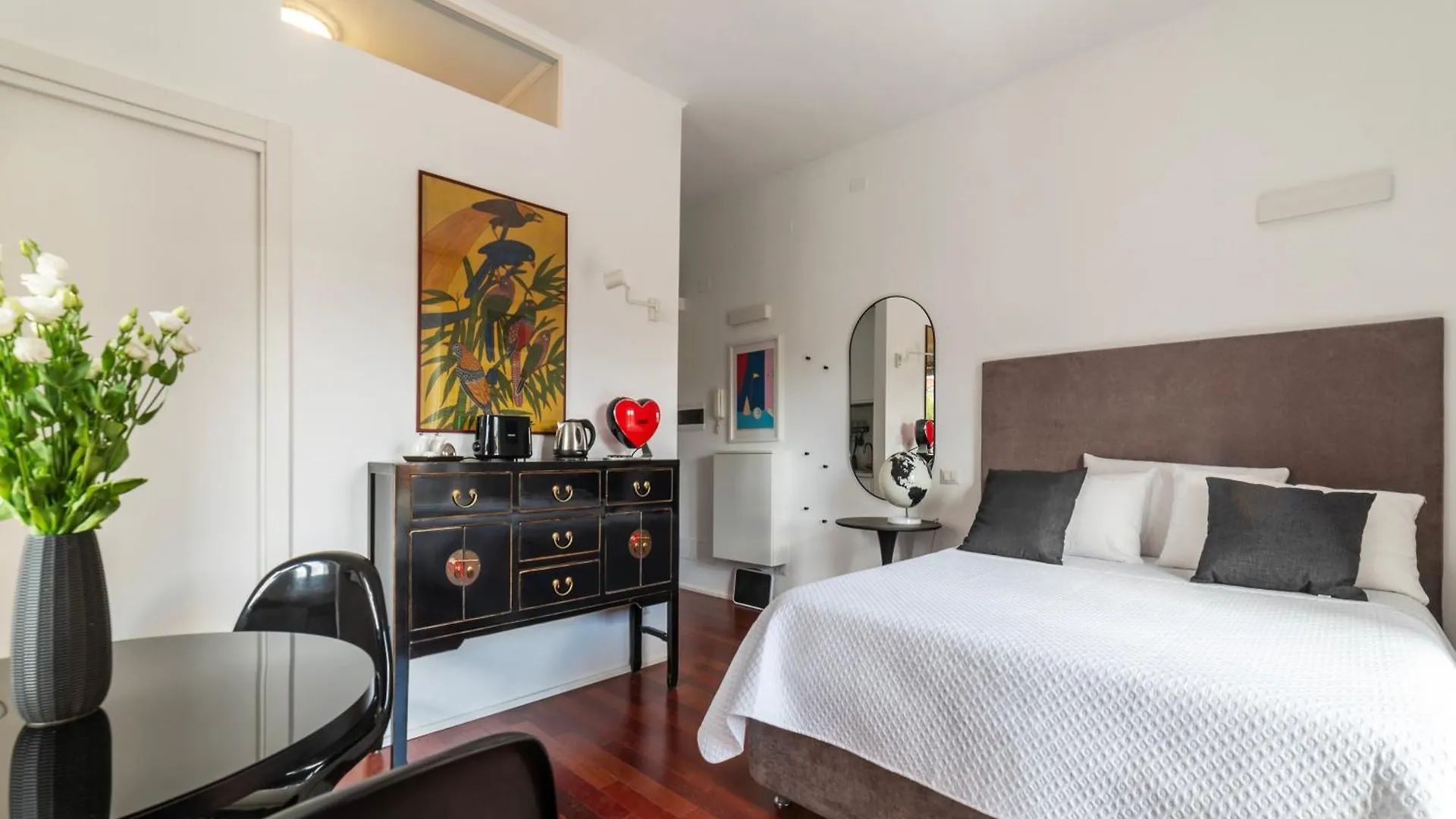 Vittorio Emanuele The Heart Apartment Roma